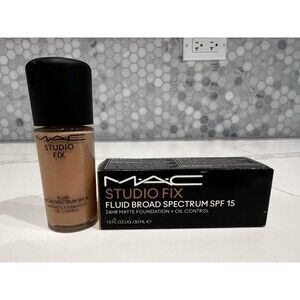 MAC Studio Fix Fluid Broad Spectrum SPF 15 Matte Foundation NW25  NEW 1 Ounce